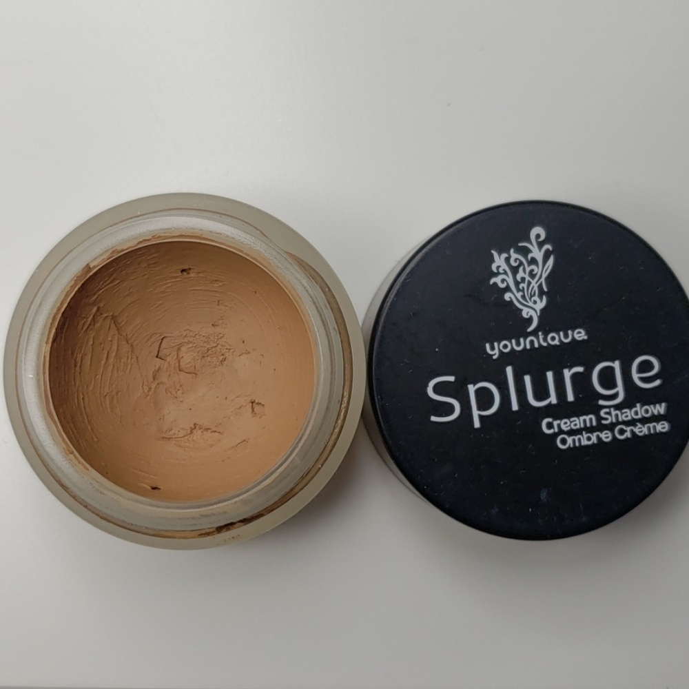Cream eyeshadow
